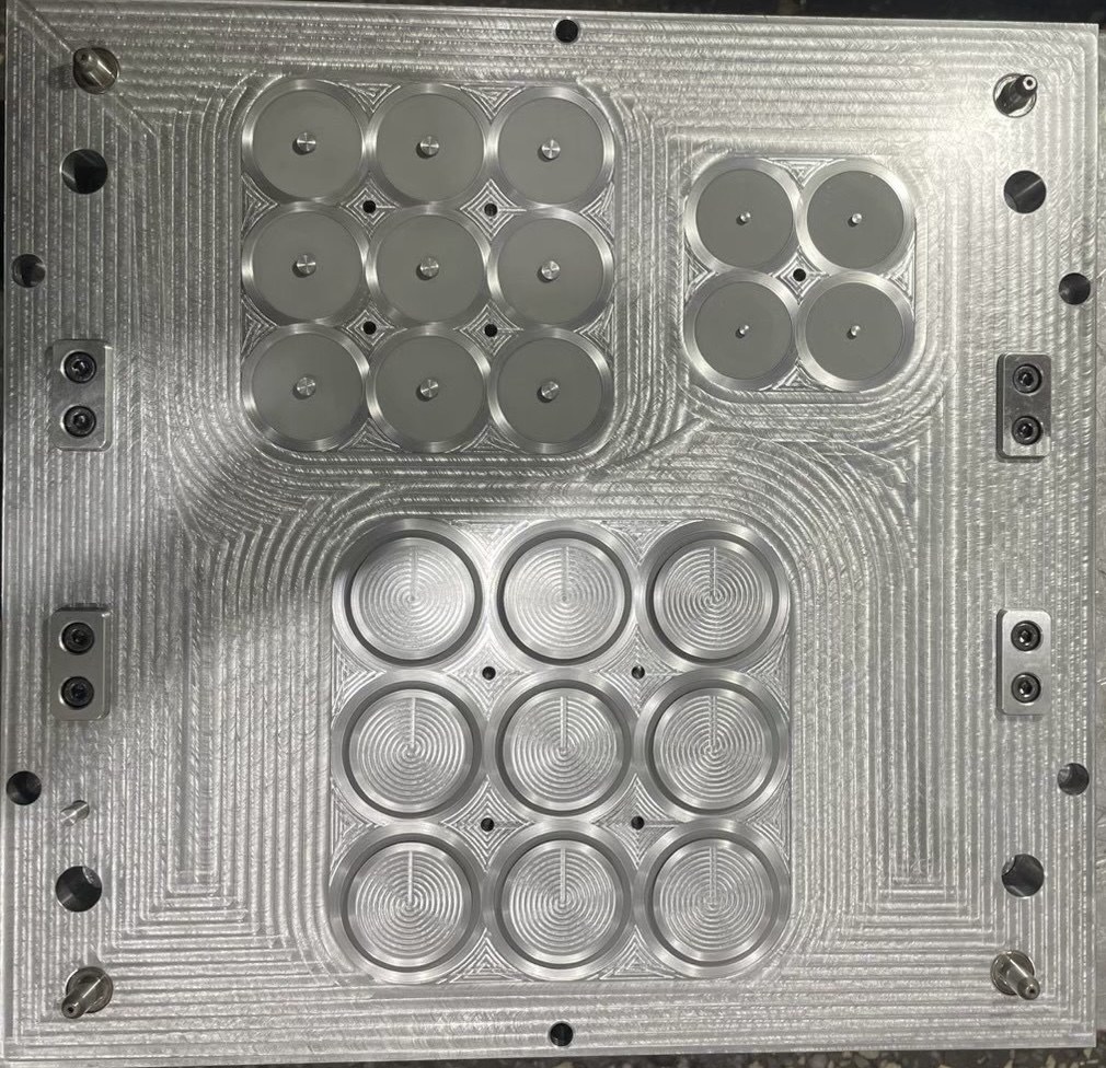 Circular cavities arranged in multiple groups
