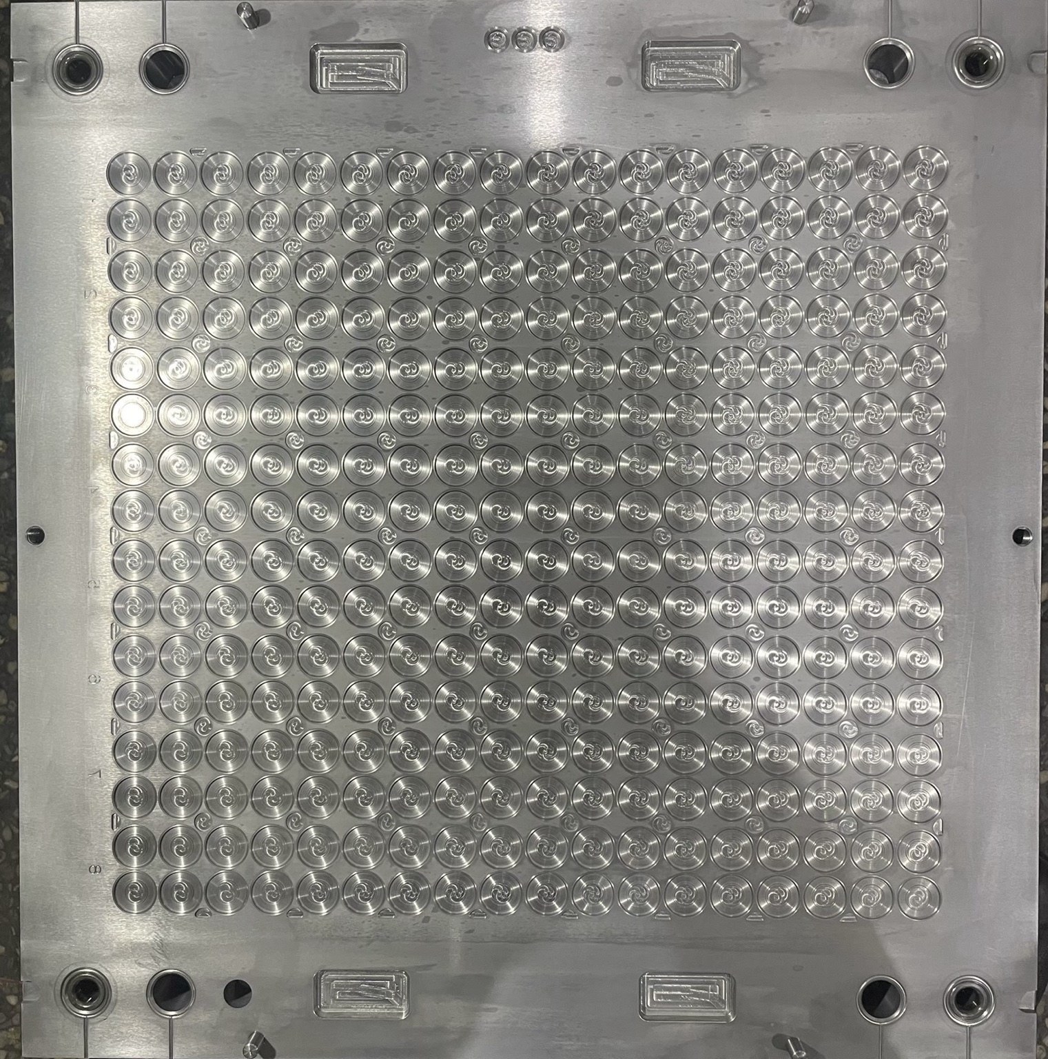 Details of closely spaced cavities in a regular array